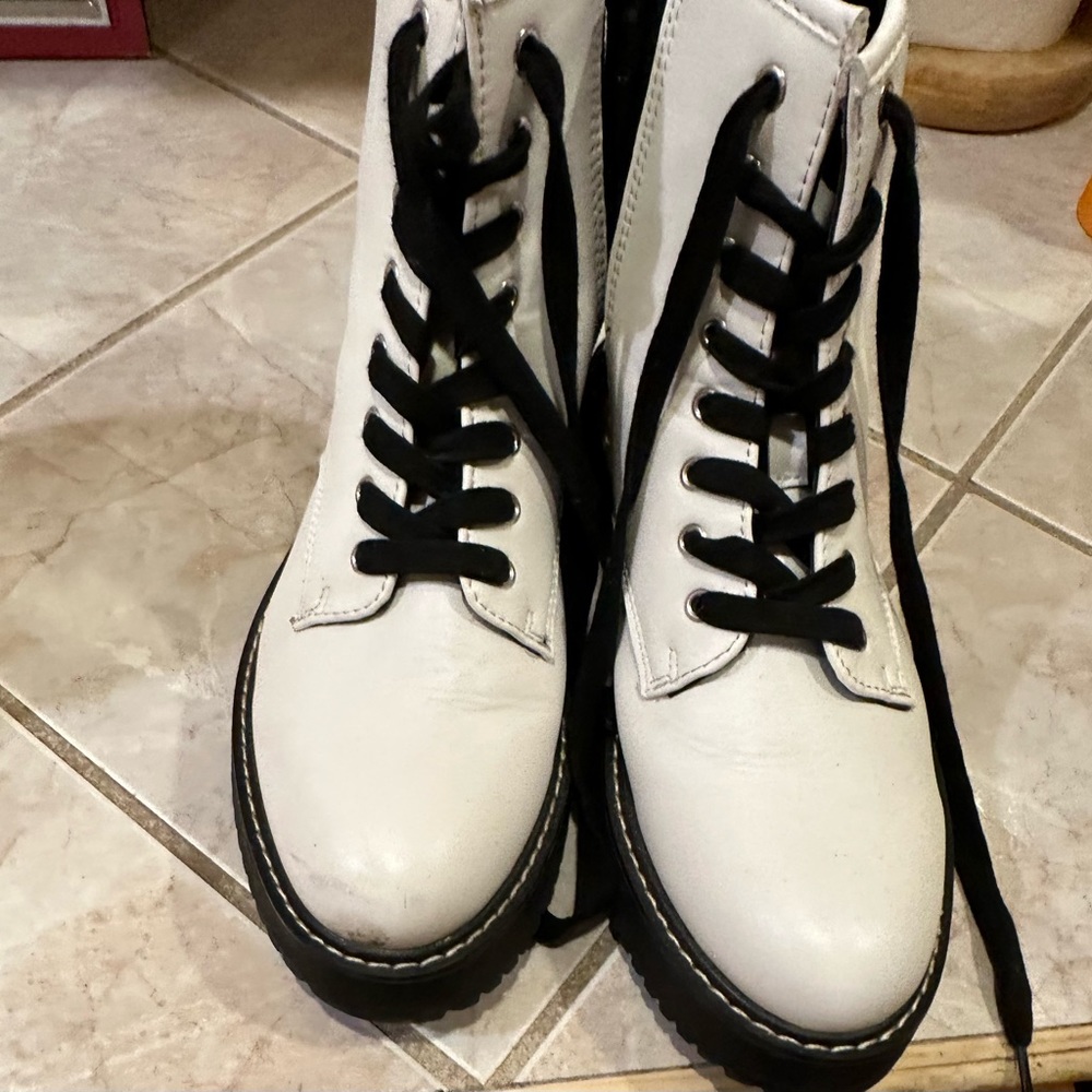 Madden Girl White Boot.  Size 8.5.wore twice they were too small.  $29.00
